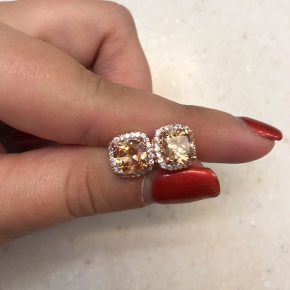 Champagne Topaz Earrings - Picture 2 of 3